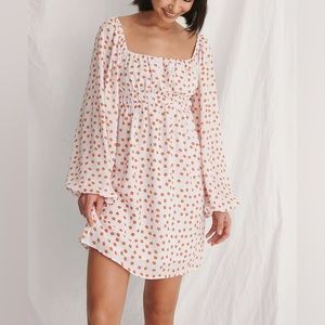 NA-KD Ruched Detail Chiffon Dress in White